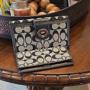 Chic Black and Gray Patterned Wallet